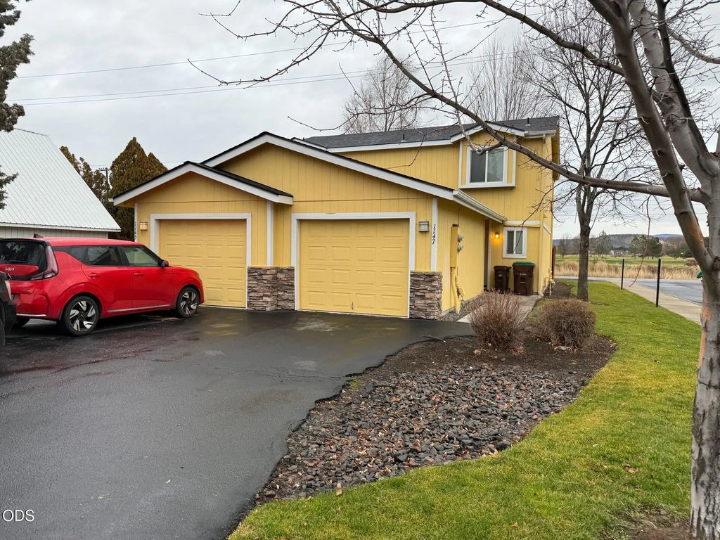 592 S Cliffside Lane, Prineville