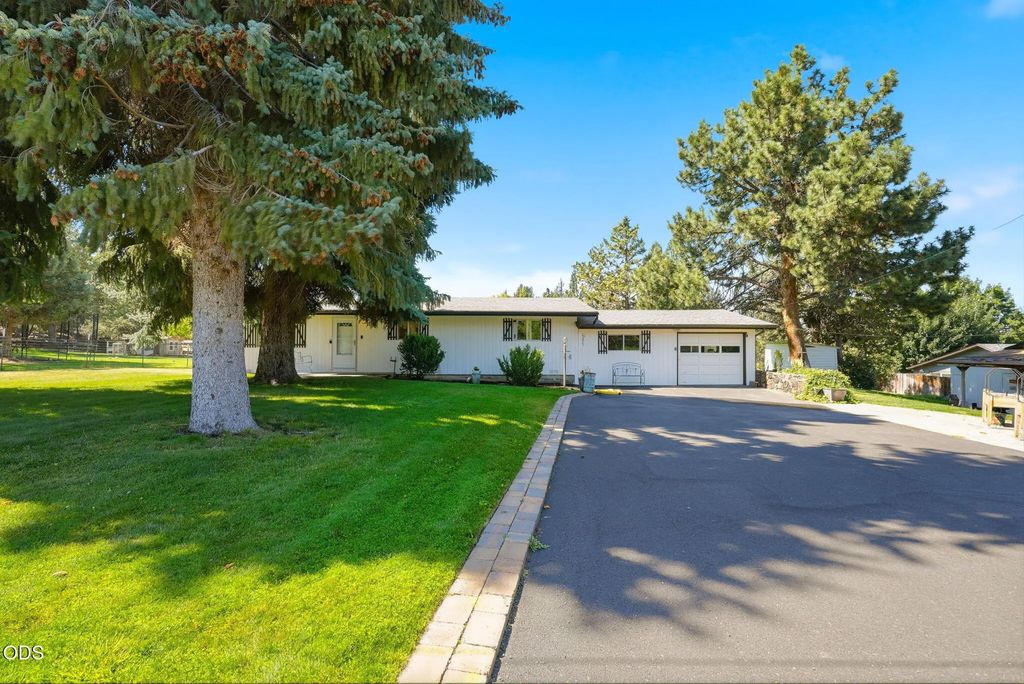 63825 Scenic Drive, Bend