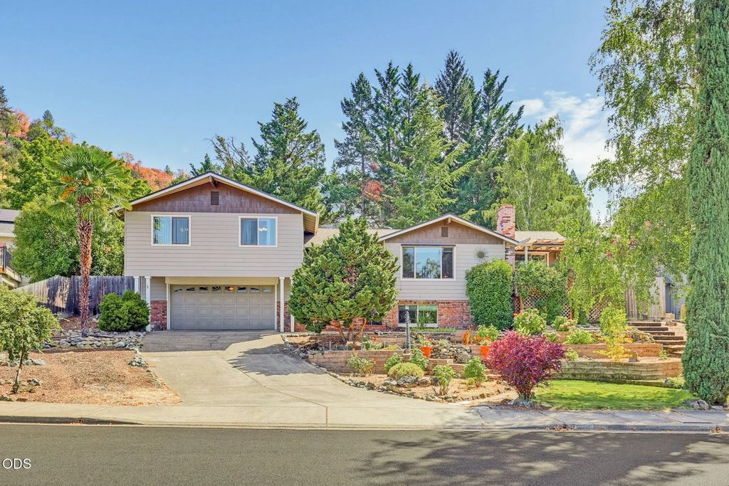811 Ne Oregon Avenue, Grants Pass