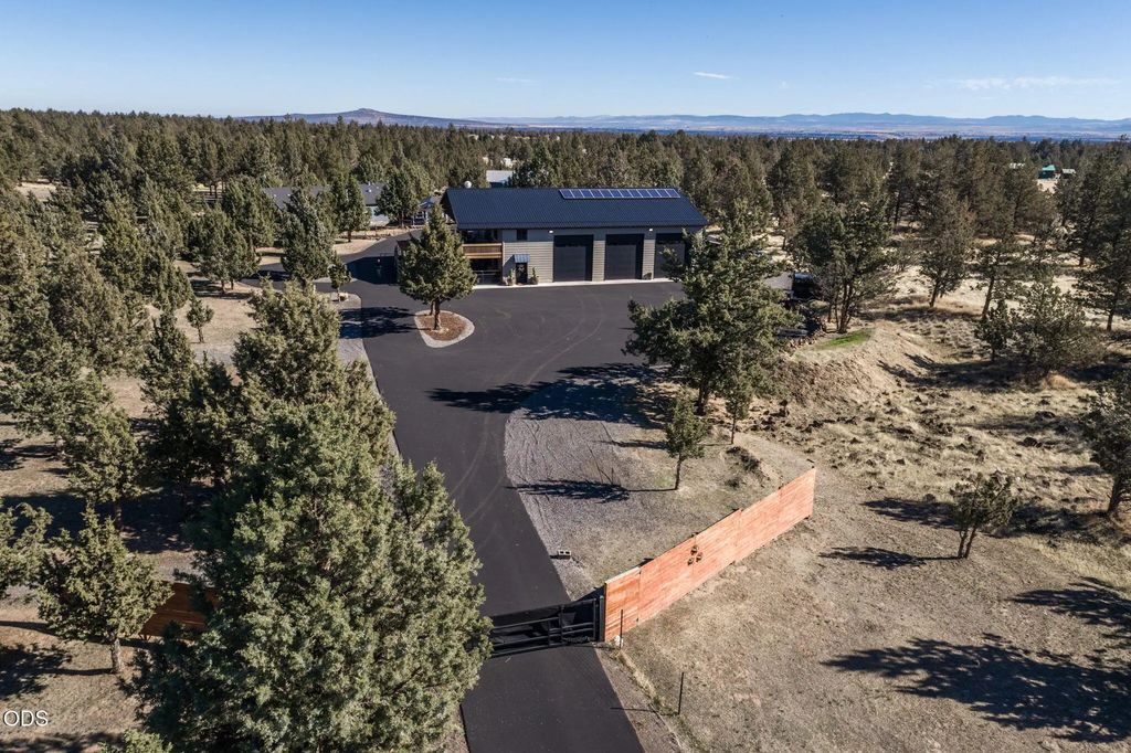 11855 Sw Meadows Lane, Culver