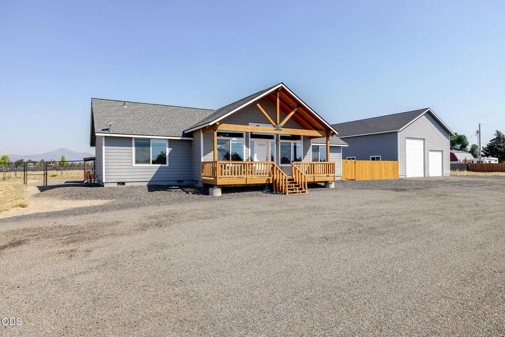 15317 Sw Steelhead Road, Terrebonne