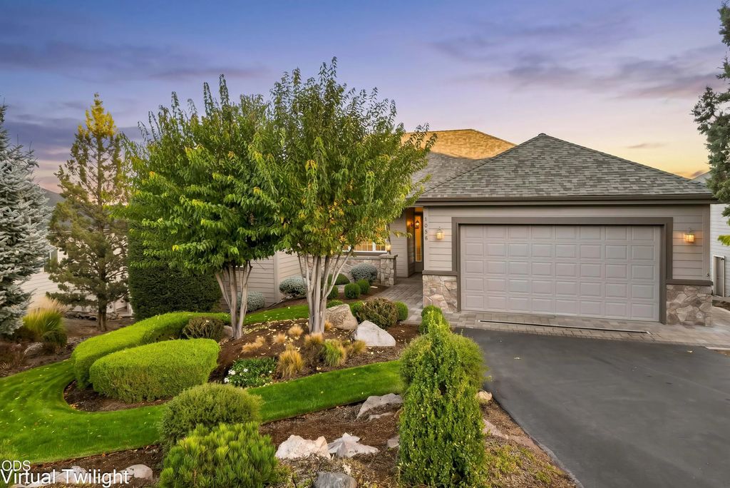 1056 Niagara Falls Drive, Redmond