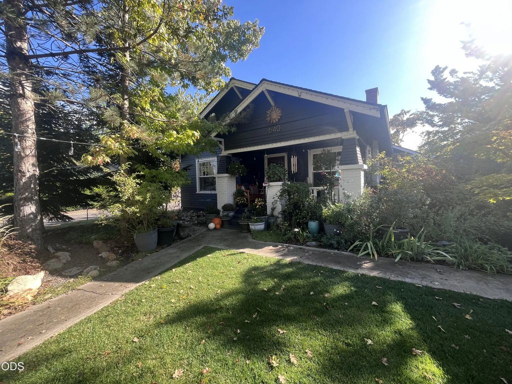 640 Oak Street, Ashland