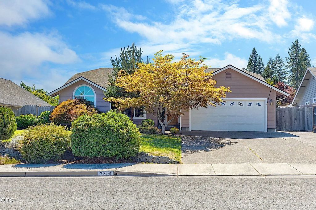 2713 Sw Trinity Way, Grants Pass