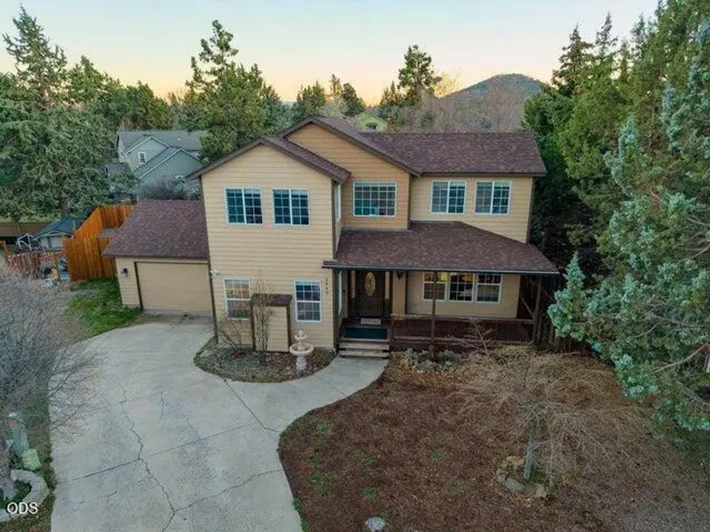 2069 Ne Hollow Tree Lane, Bend