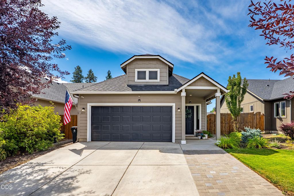 613 Se Glencoe Place, Bend