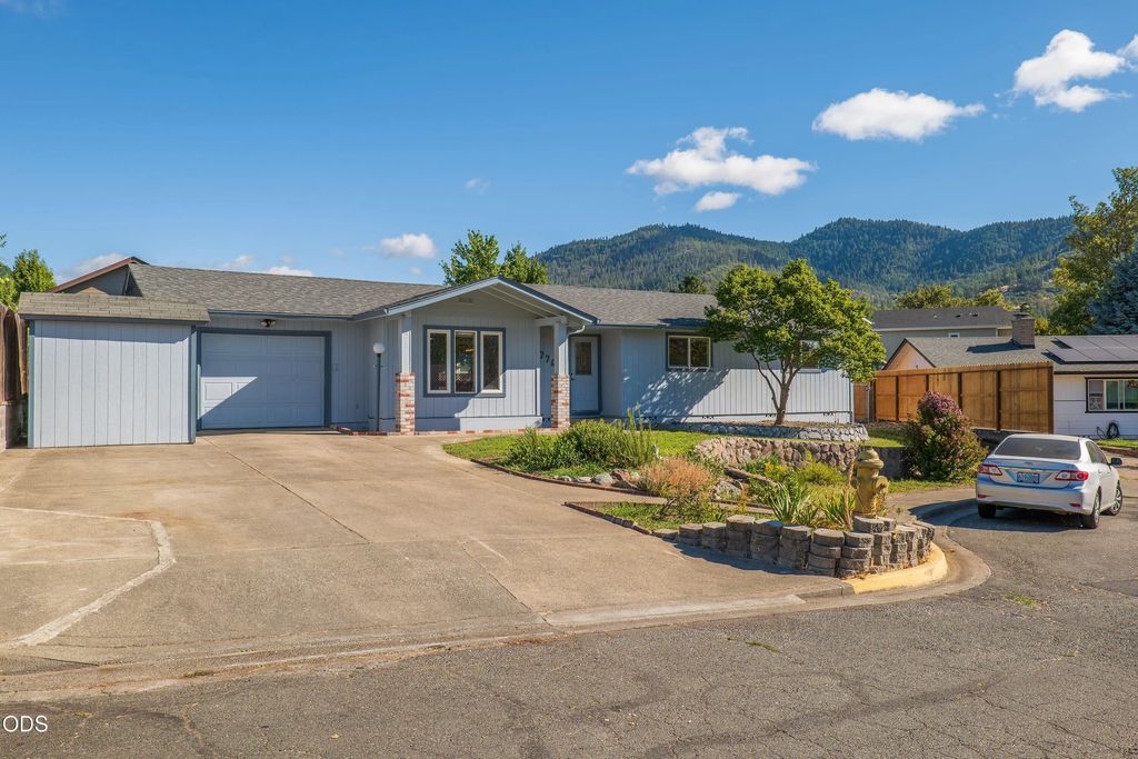 776 Nw Carol Drive, Grants Pass