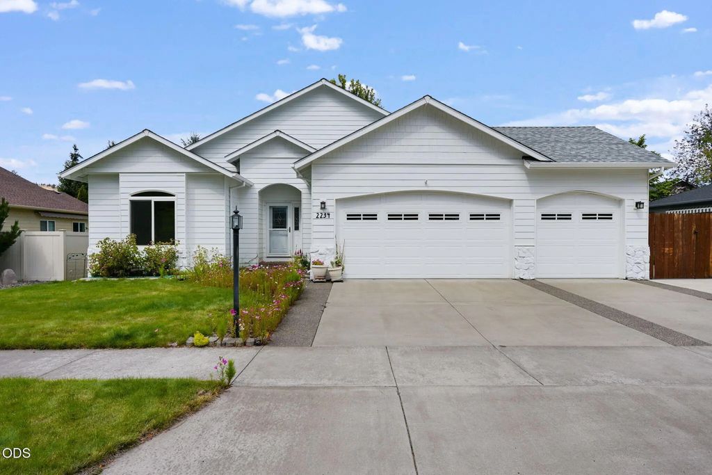 2234 Se Pilatus Lane, Bend