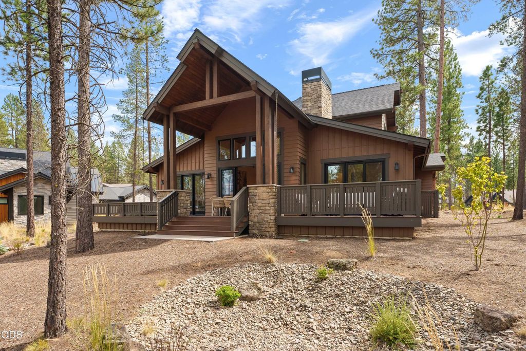 18211 Basalt Lane, Bend
