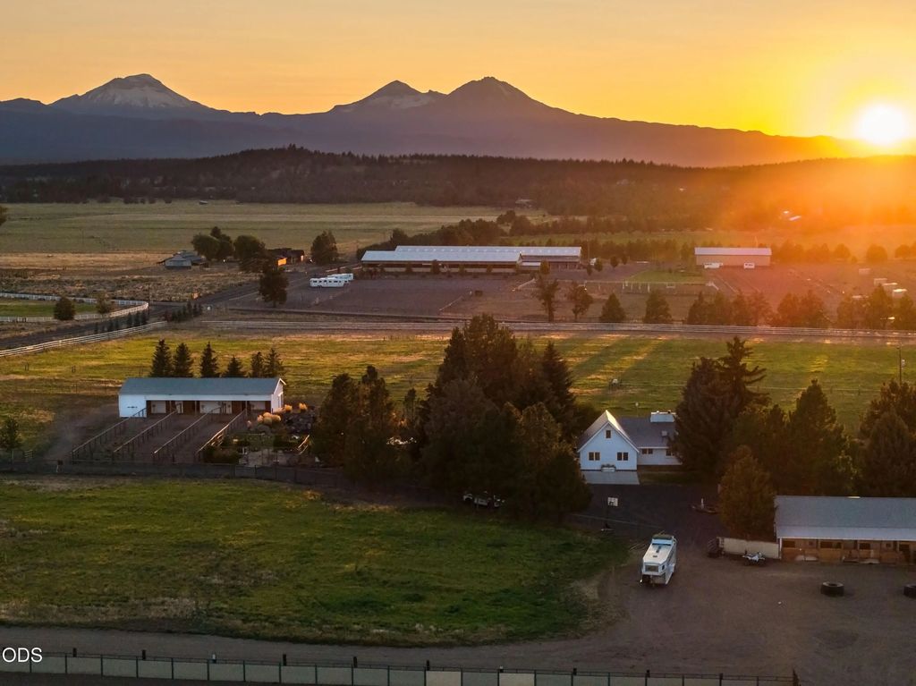 66300 White Rock Loop, Bend