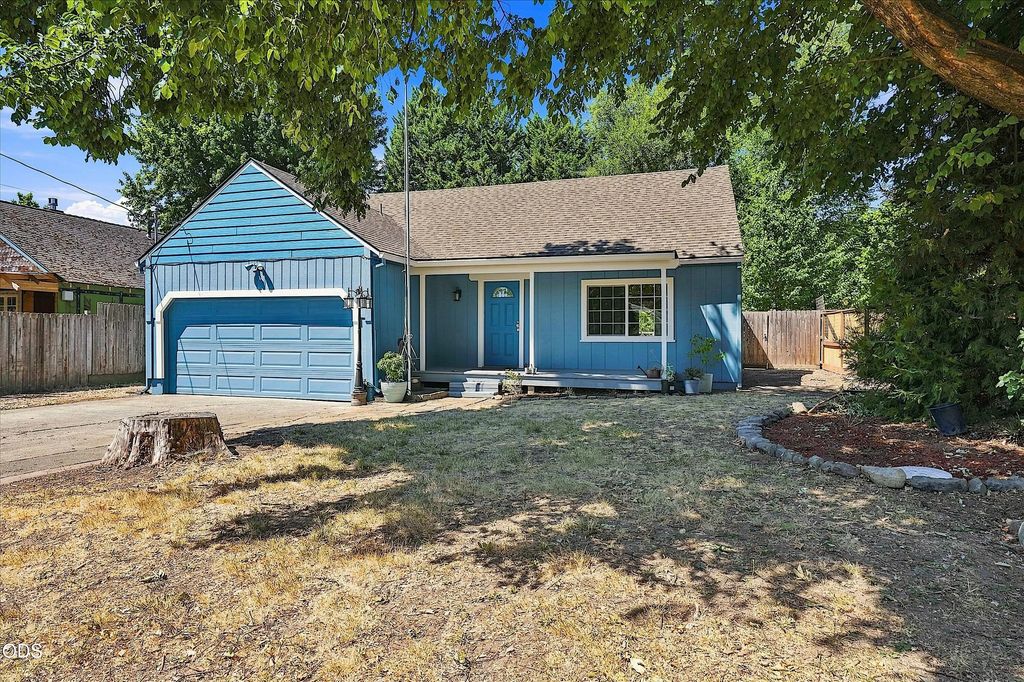 438 Ne Flint Street, Grants Pass