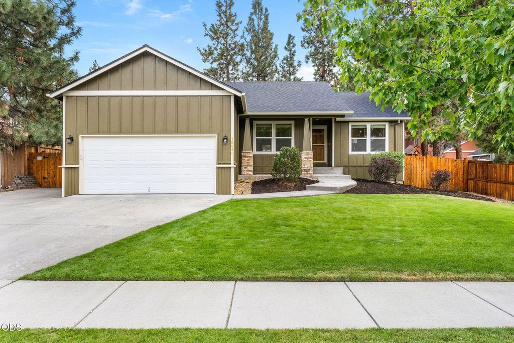 19890 Duck Call Lane, Bend