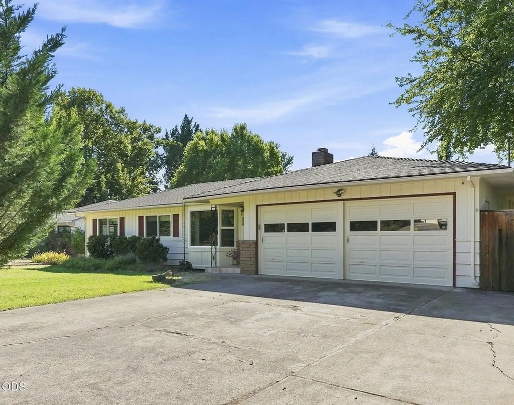 416 Ardmore Avenue, Medford