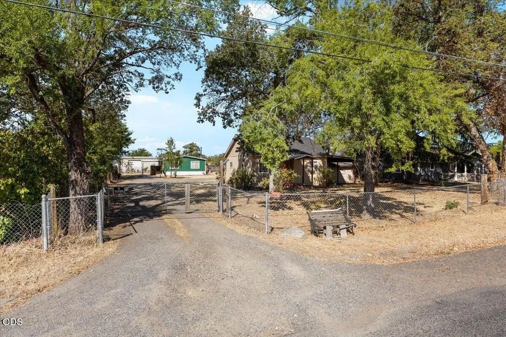 6607 Pinehurst Street, Central Point