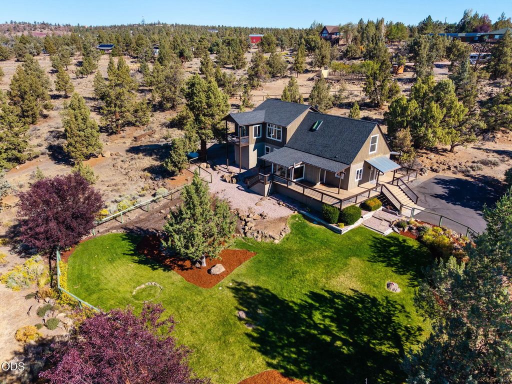 21042 Robin Avenue, Bend