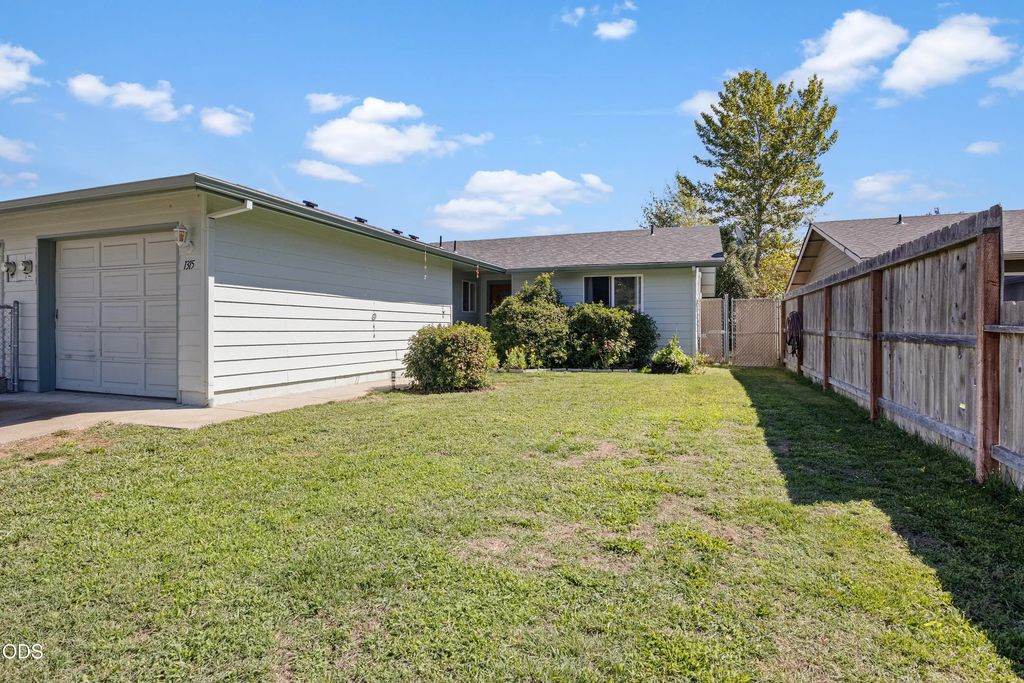 1313 Sw Kokanee Lane 1313 And 1315, Grants Pass