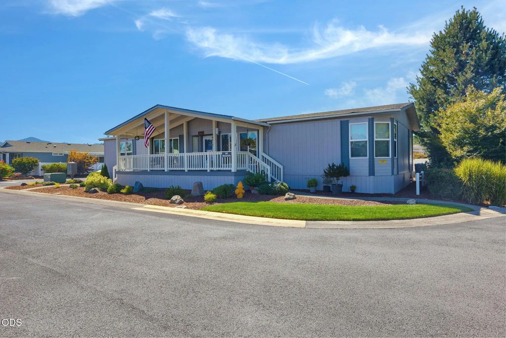 300 Winston Drive, Grants Pass