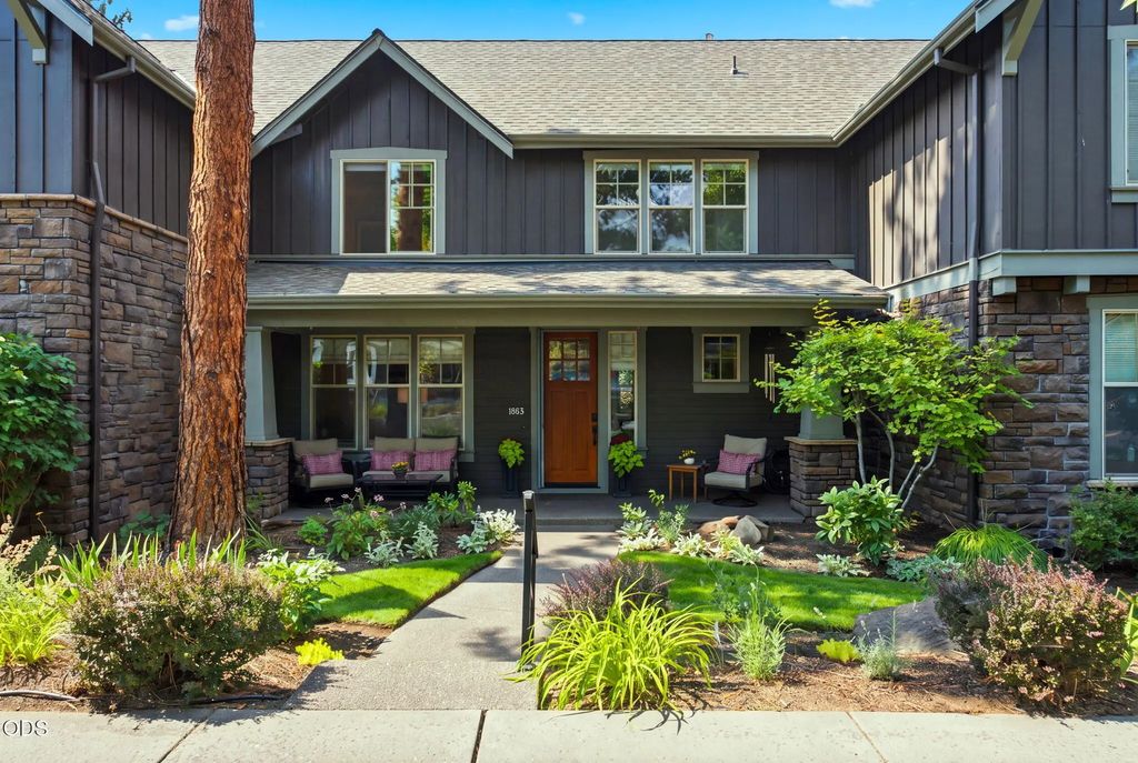 1683 Nw Lewis Street, Bend