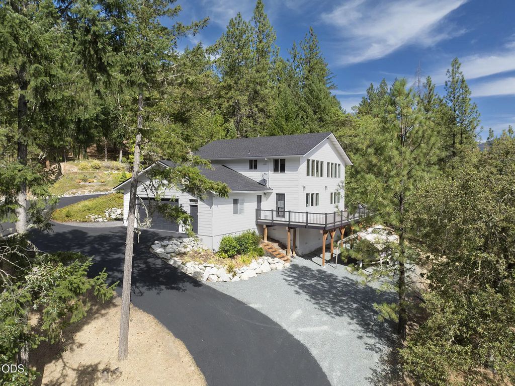 530 Greens Creek Road, Grants Pass