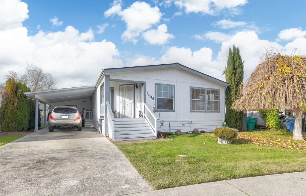 1646 Darin Drive, Grants Pass