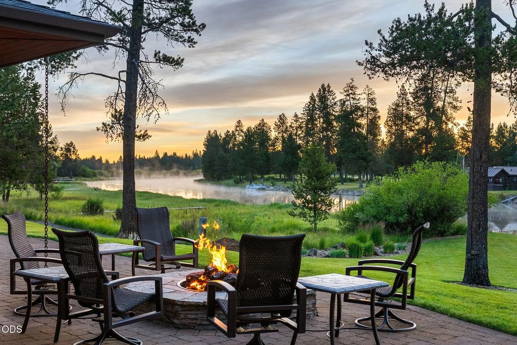 56680 Lunar Drive, Bend