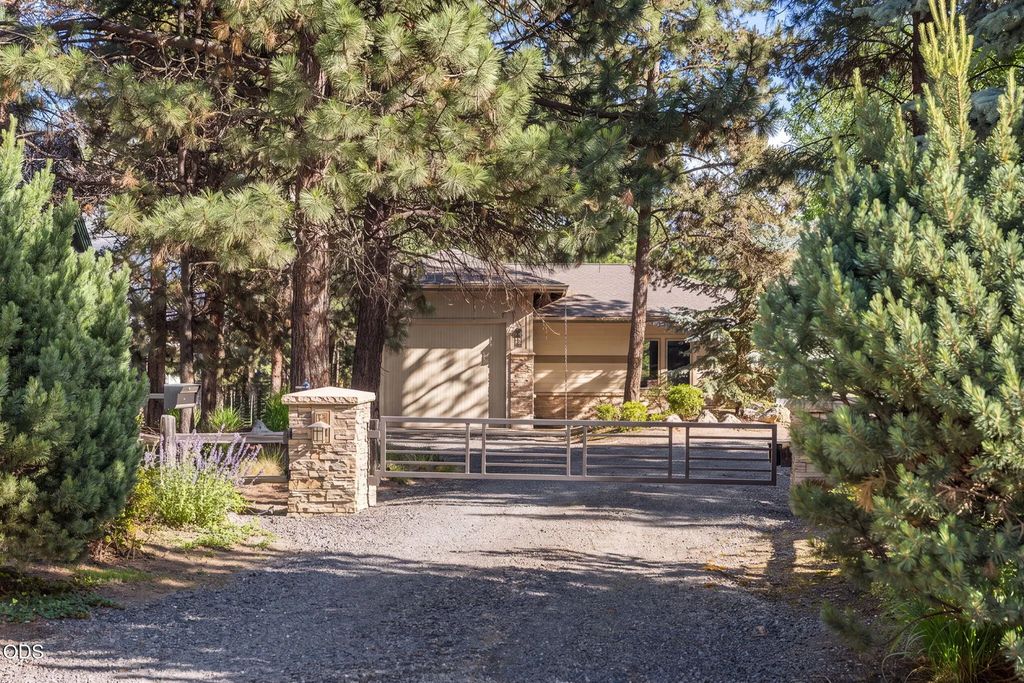 56688 Lunar Drive, Bend