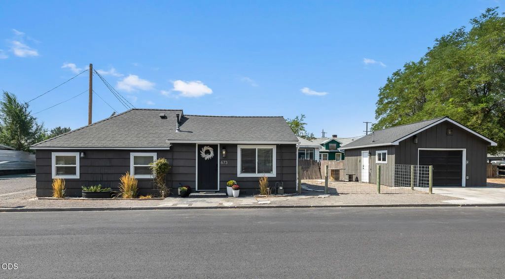673 Ne Garner Street, Prineville