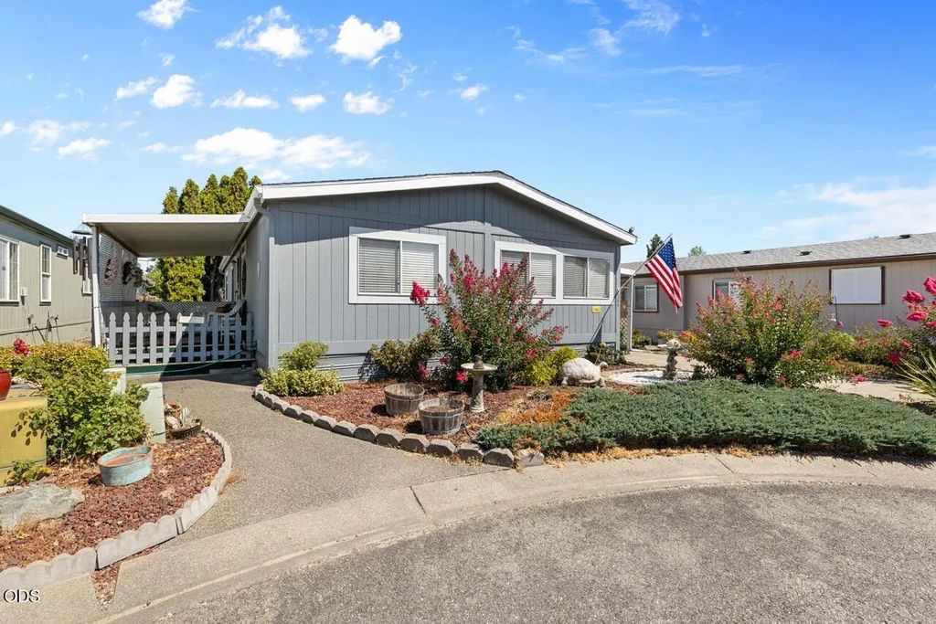 144 Red Oak Lane, Grants Pass