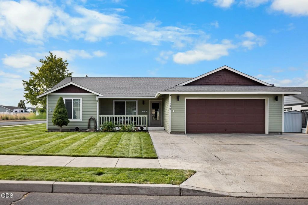 752 Ne Blackbear Street, Prineville