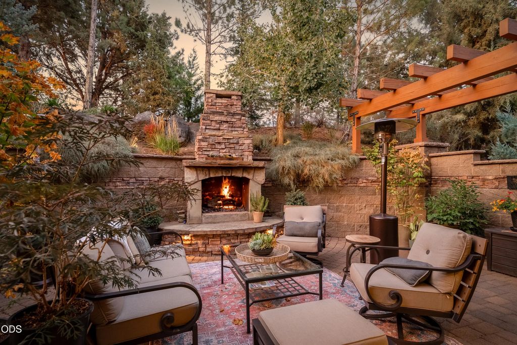 19052 Mt. Shasta Drive, Bend