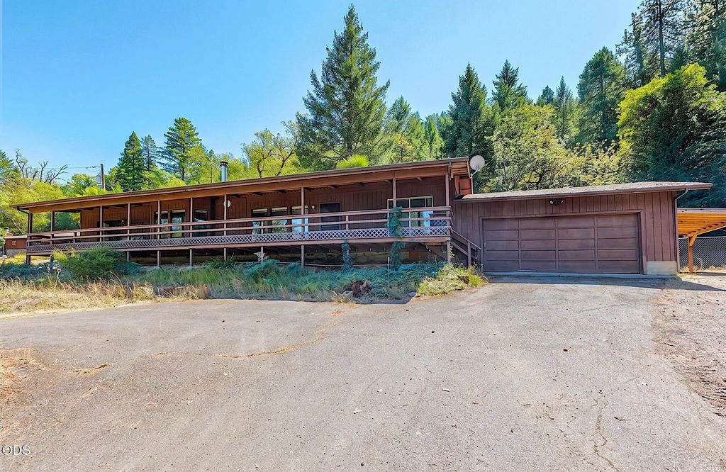 4433 Rogue River Highway, Grants Pass