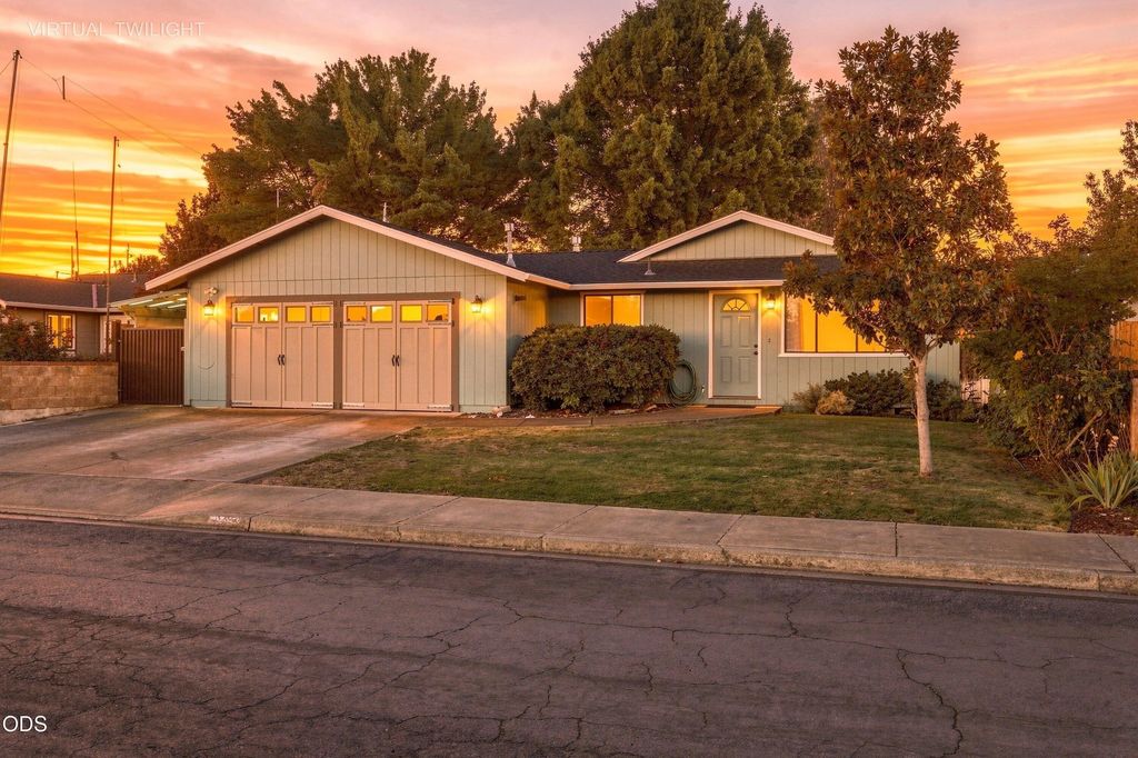1426 Saint Andrew Way, Medford