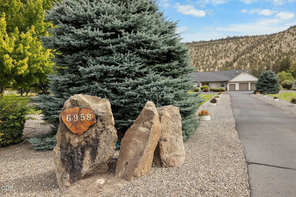 6958 Ne Ochoco Creek Lane, Prineville