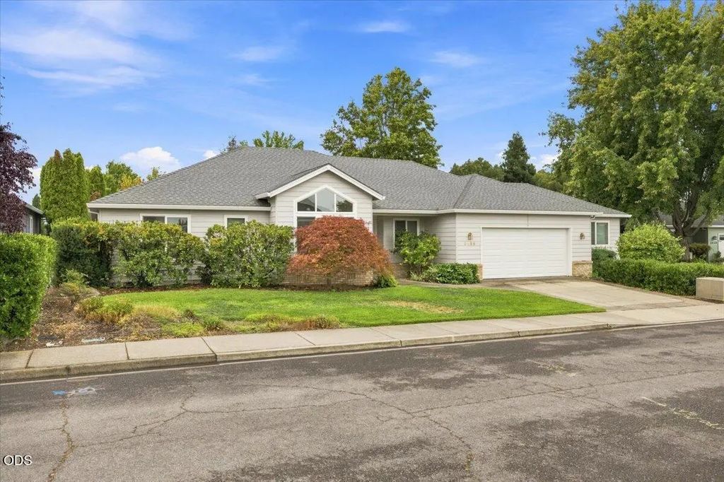 3436 Blue Blossom Drive, Medford