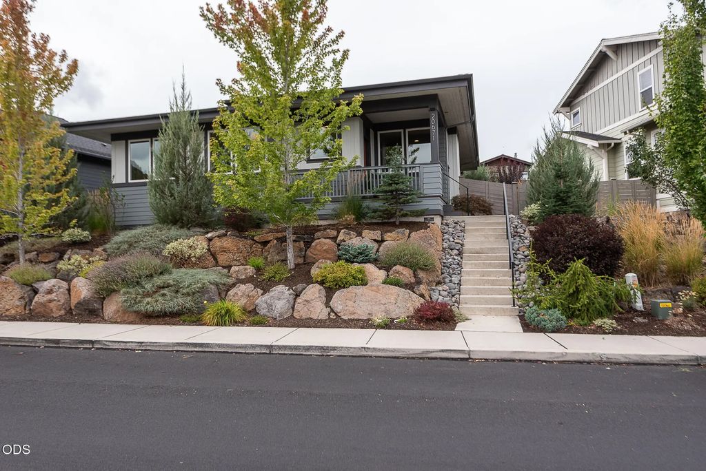 20671 Se Cougar Peak Drive, Bend