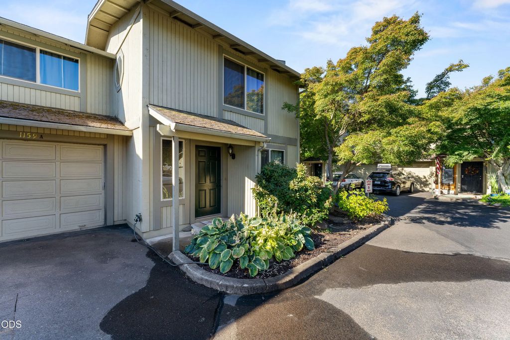 1159 Progress Drive A, Medford