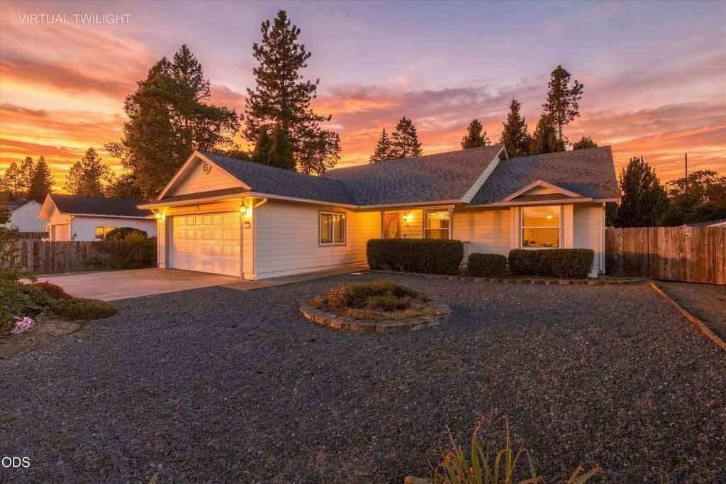 384 Wells Drive, Cave Junction