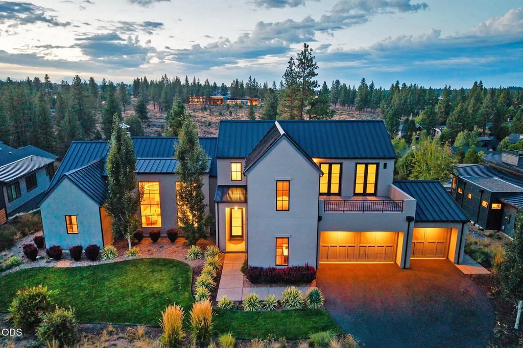 61901 Hosmer Lake Drive, Bend