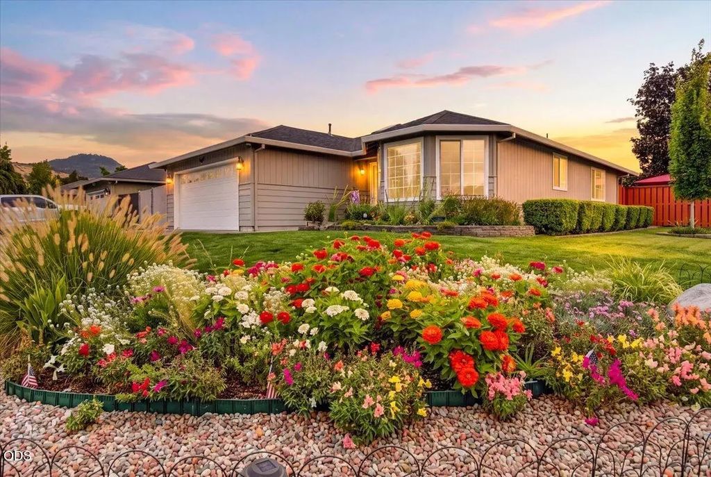 2902 Shasta Drive, Medford