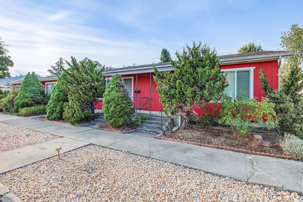 1007 W 9th Street, Medford