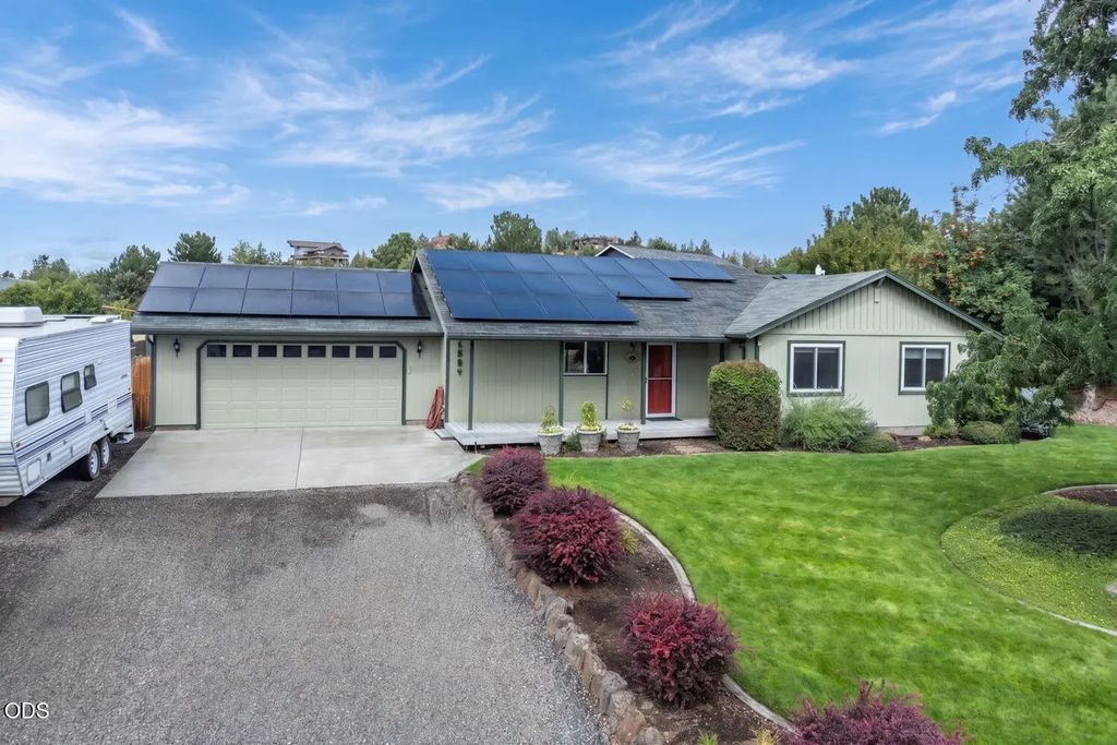 1287 Ne Mountain Ash Road, Prineville