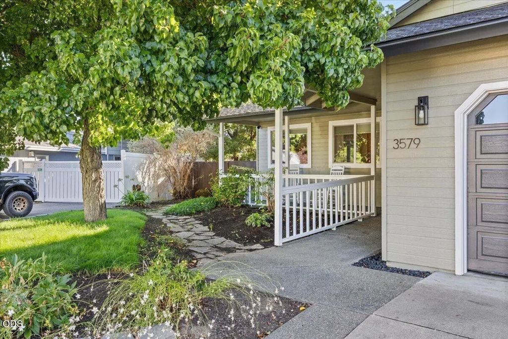 3579 Michael Park Drive, Medford