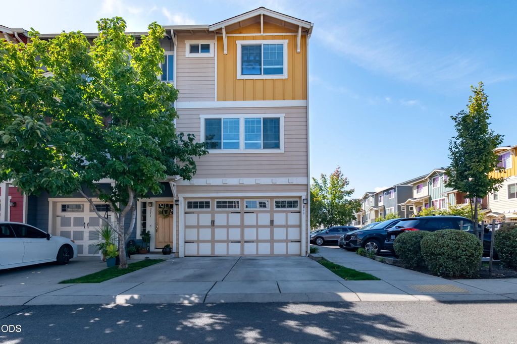 811 Overcup Street, Medford