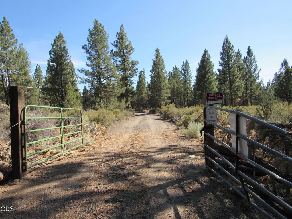 00 Lone Pine Road 256163, Chiloquin