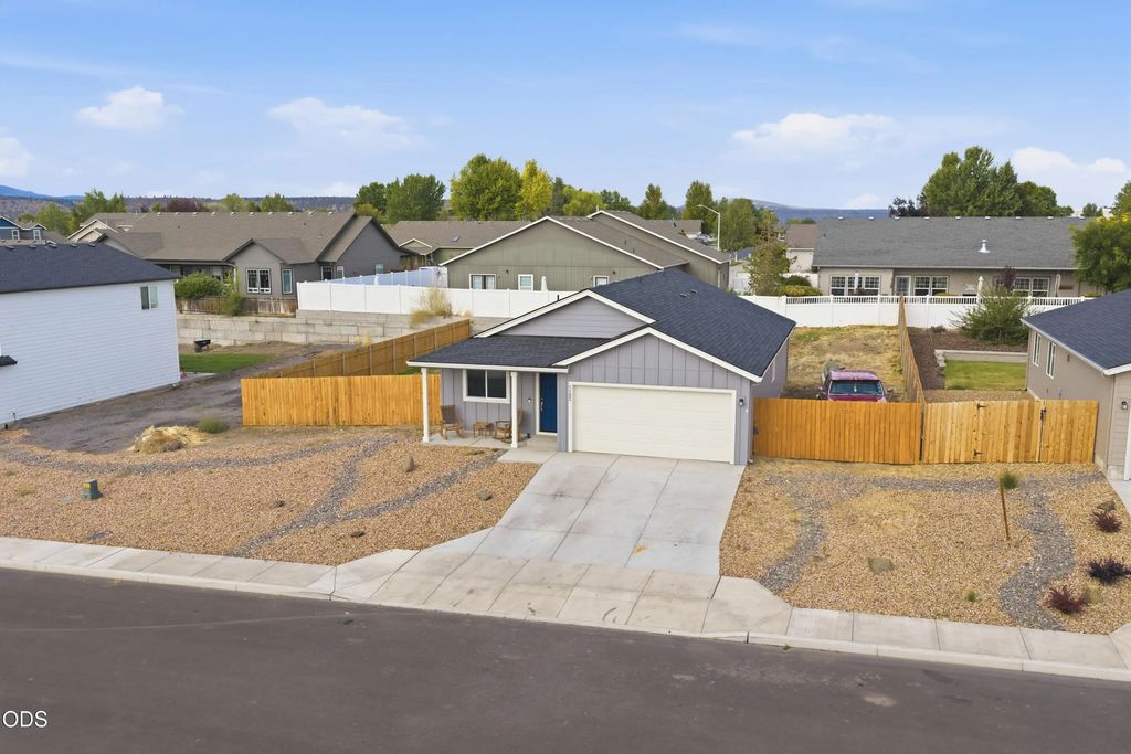 1153 Ne Cobbleridge Loop, Prineville