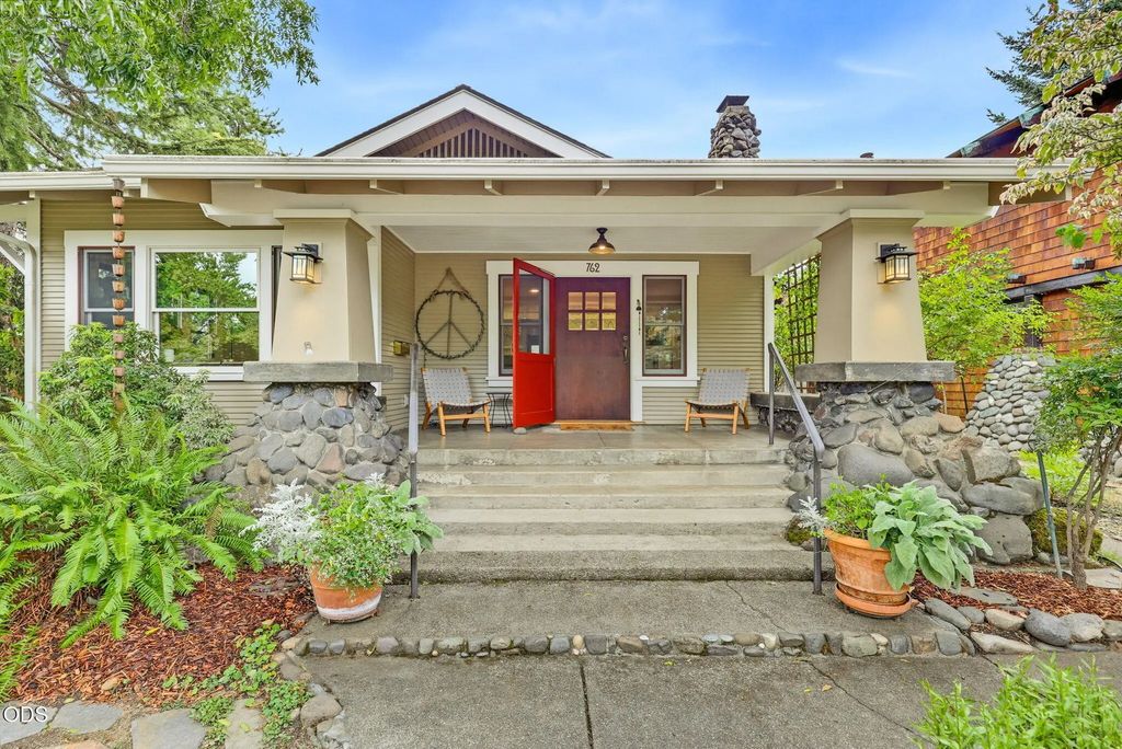 762 B Street, Ashland