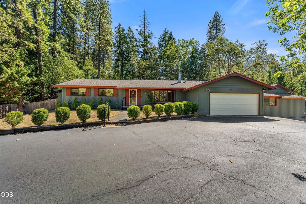387 Carrollwood Drive, Grants Pass