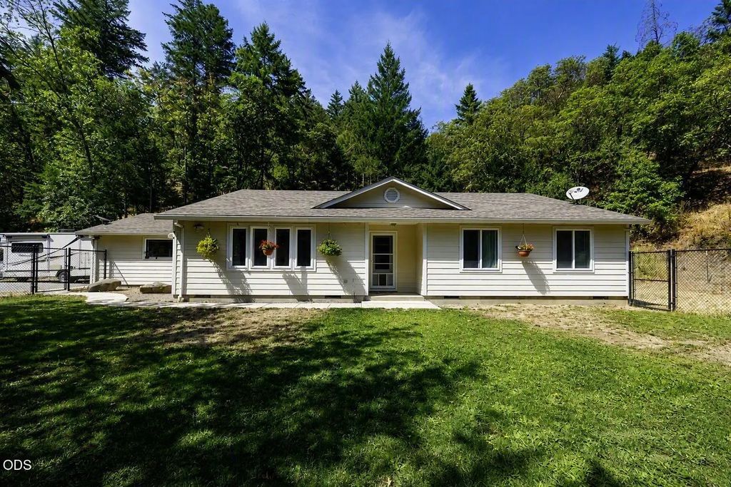 01 Griffin Creek Road, Medford