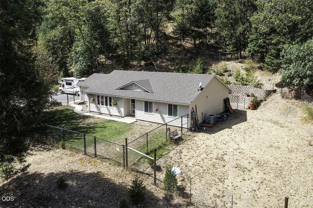 5334 Griffin Creek Road, Medford