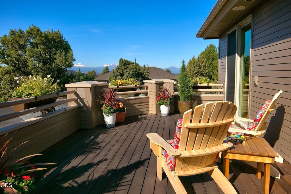 1042 Trail Creek Drive, Redmond